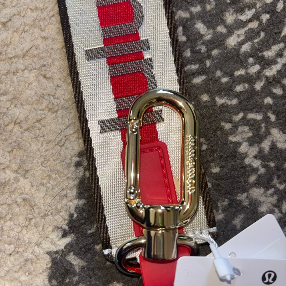 Lululemon Cream Belt Bag with Keychain - Picture 7 of 7